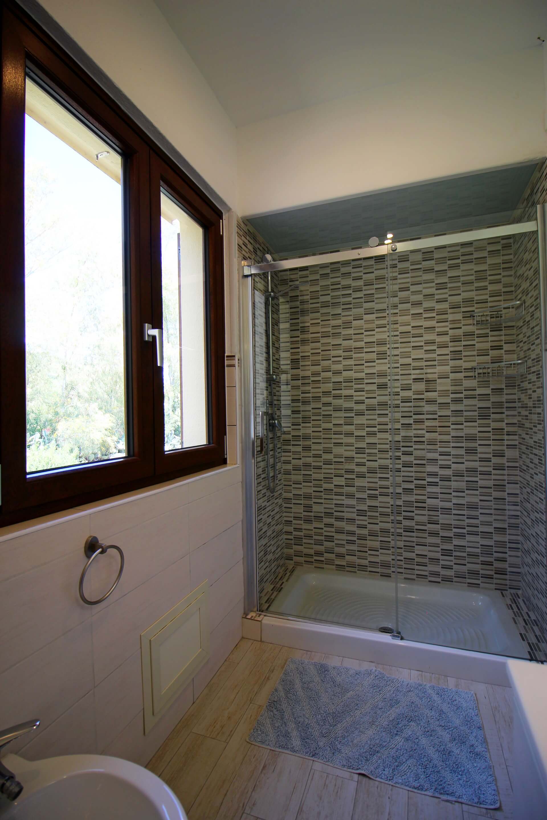 bagno, doccia moderna, Casa Corina